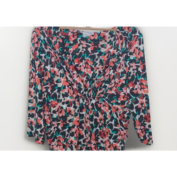 Kiyonna Top 2X Red Pink Geometric Peri Print Style Ruched Lined Sweetheart Neck - Picture 5 of 9